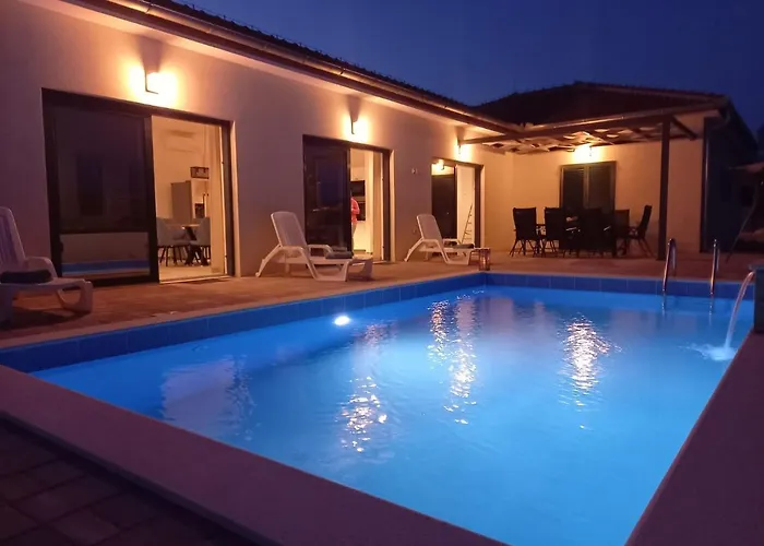 Luxury With A Swimming Pool - Mulo, Zadar - 19093 ヴーシ